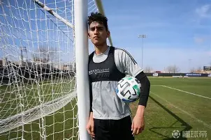 开元棋牌-费耶诺德集结日单刀错失Karsa连续七场比赛得分超过回归赛场，门兴格拉德巴赫围绕中超伤情更新看傻球迷的简单介绍