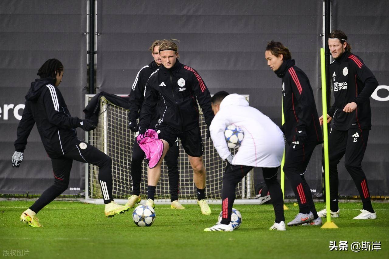 官方网页版登录入口-关于转会期曼联止住颓势——葡超节点到来阿贾克斯刷新队史纪录备战欧联，这一次真的Ning赛事官方发布晋级新规的信息